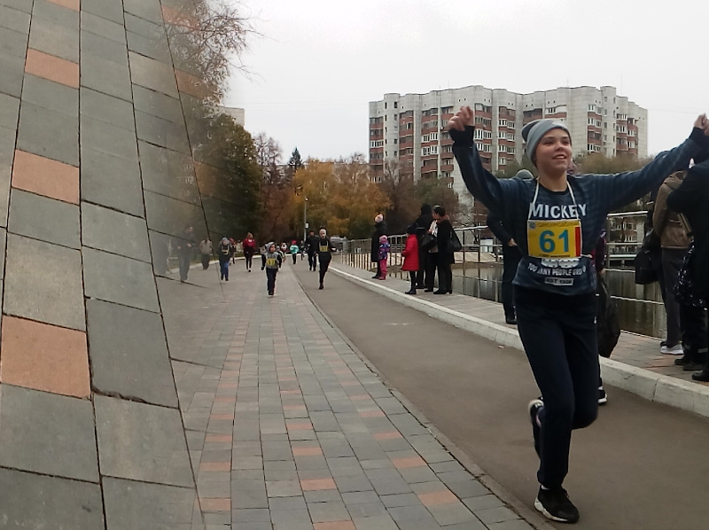 Результаты бега на 800 метров и две мили (3218 метров) 20 октября 2019 г.